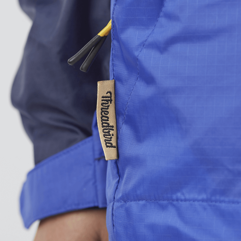 Finishings: Woven Label on Side Seam Rain Jacket